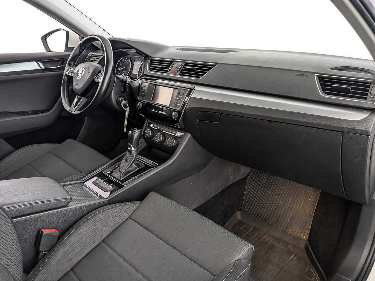 Skoda Superb с пробегом — 2017 год. Фото: #8