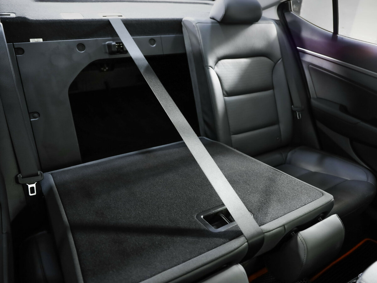 Hyundai Elantra с пробегом — 2016 год. Фото: #21