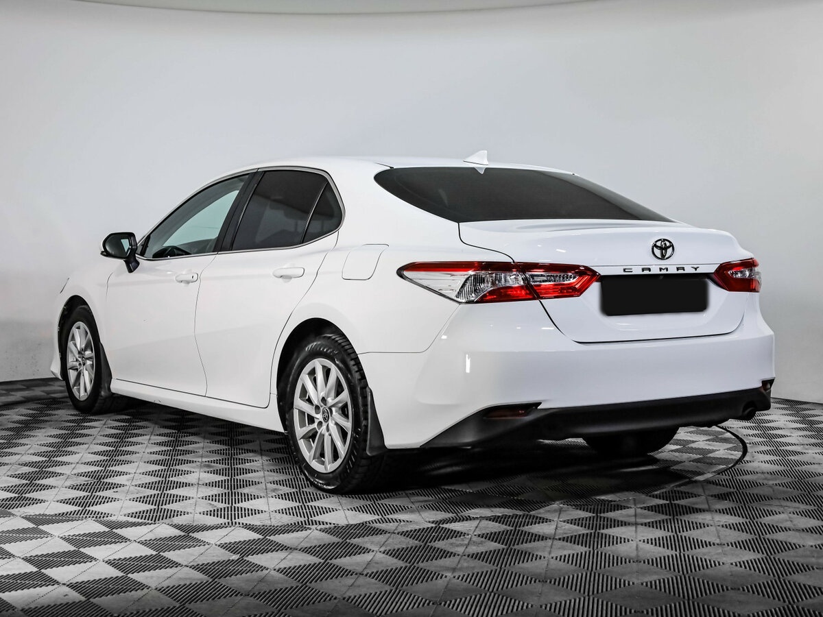 Toyota Camry с пробегом — 2021 год. Фото: #19