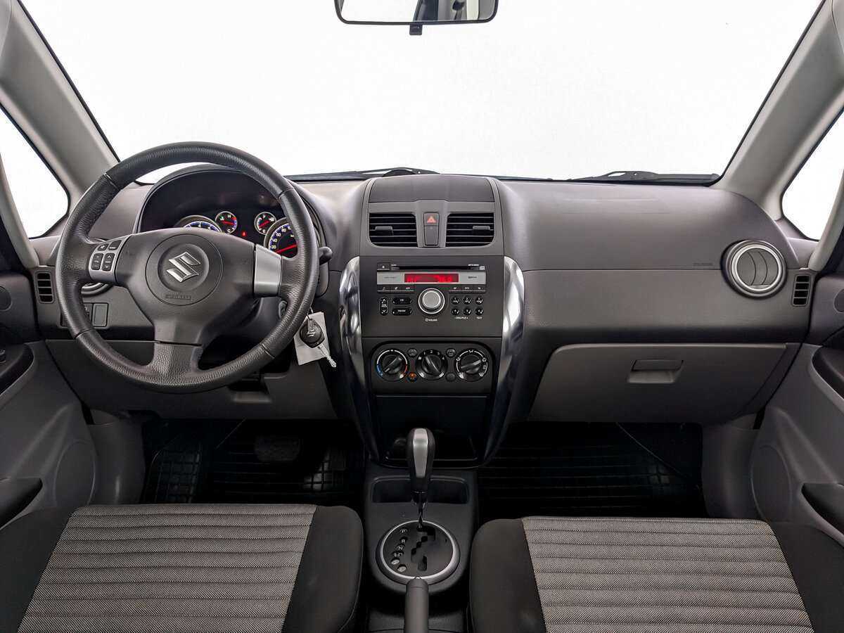 Suzuki SX4 с пробегом — 2013 год. Фото: #11