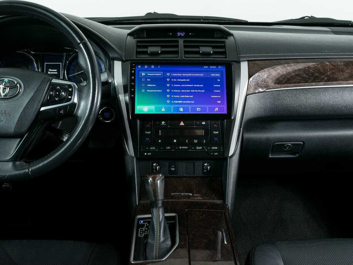 Toyota Camry с пробегом — 2017 год. Фото: #7