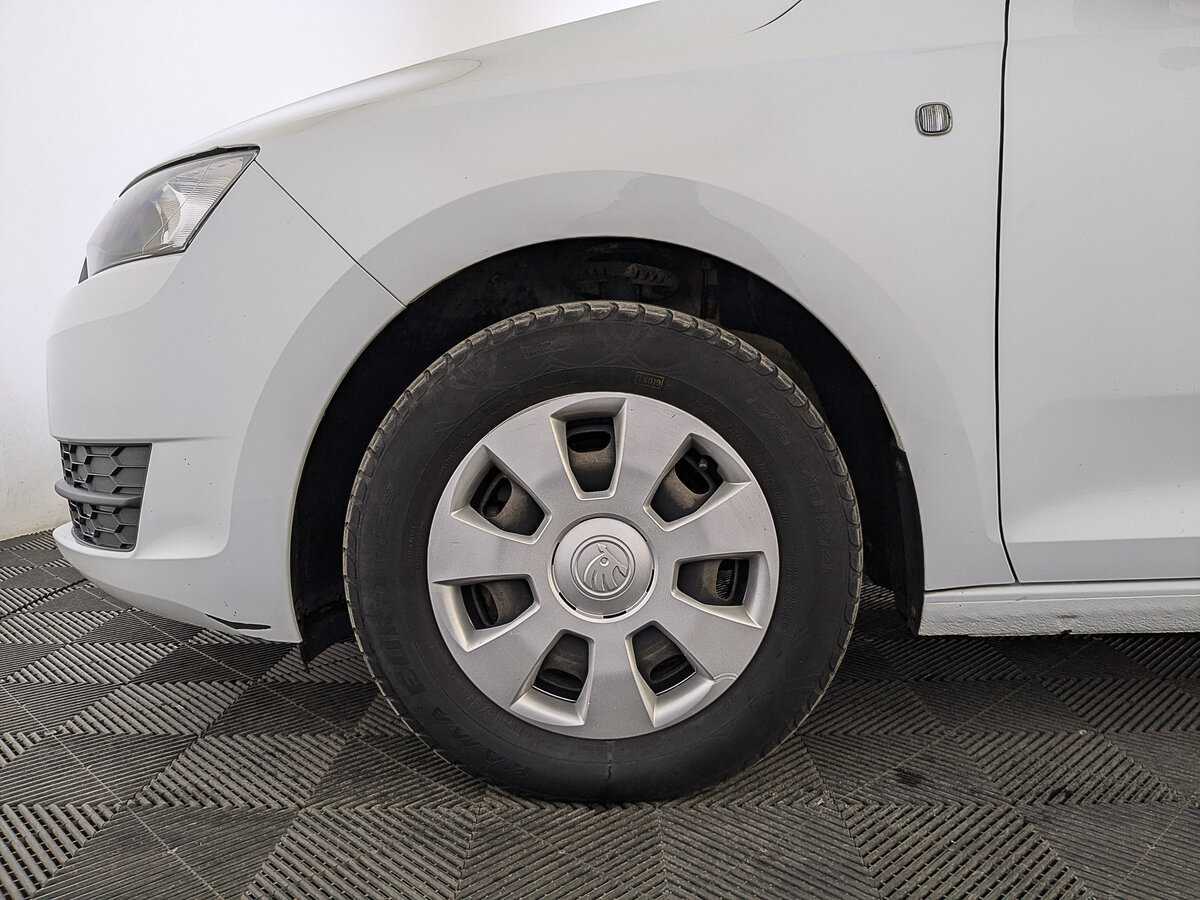 Skoda Rapid с пробегом — 2017 год. Фото: #11