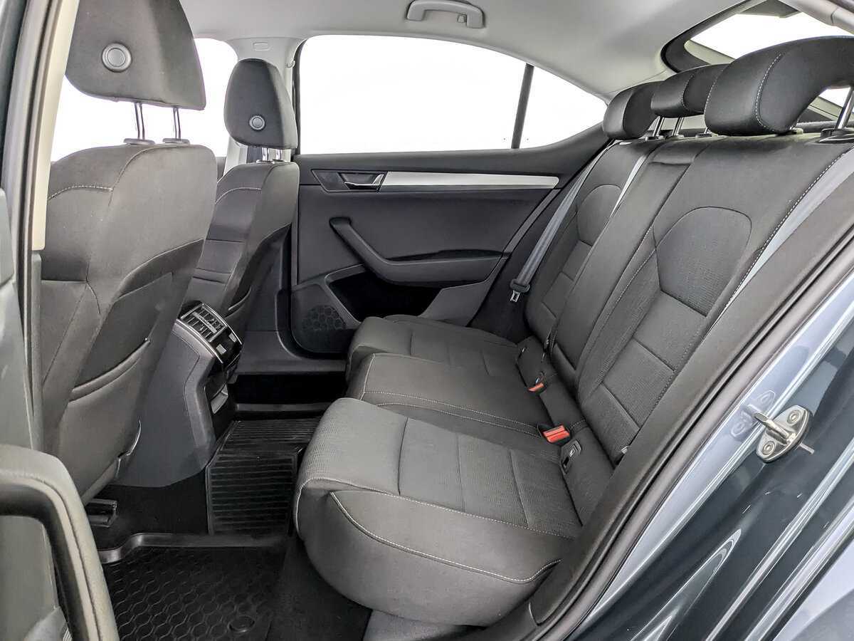 Skoda Superb с пробегом — 2019 год. Фото: #11