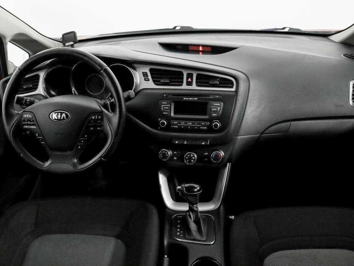 Kia Ceed с пробегом — 2014 год. Фото: #11
