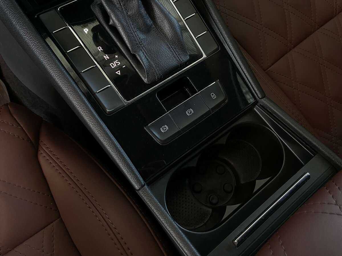 Skoda Superb с пробегом — 2015 год. Фото: #13