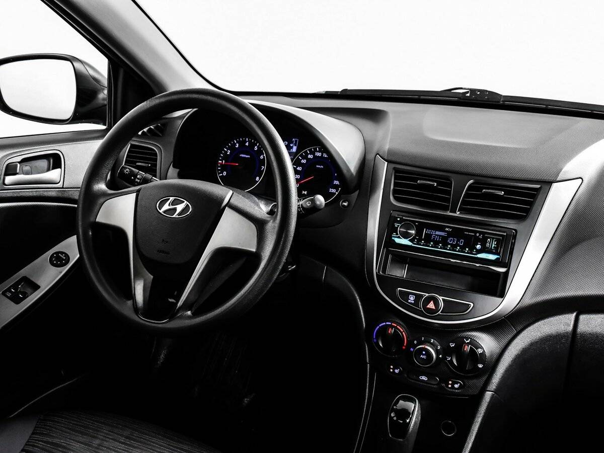 Hyundai Solaris с пробегом — 2016 год. Фото: #7