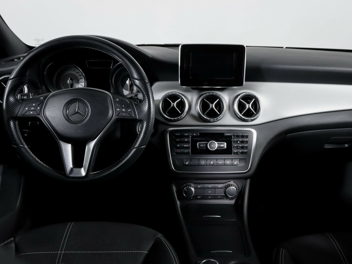 Mercedes-Benz CLA с пробегом — 2014 год. Фото: #9