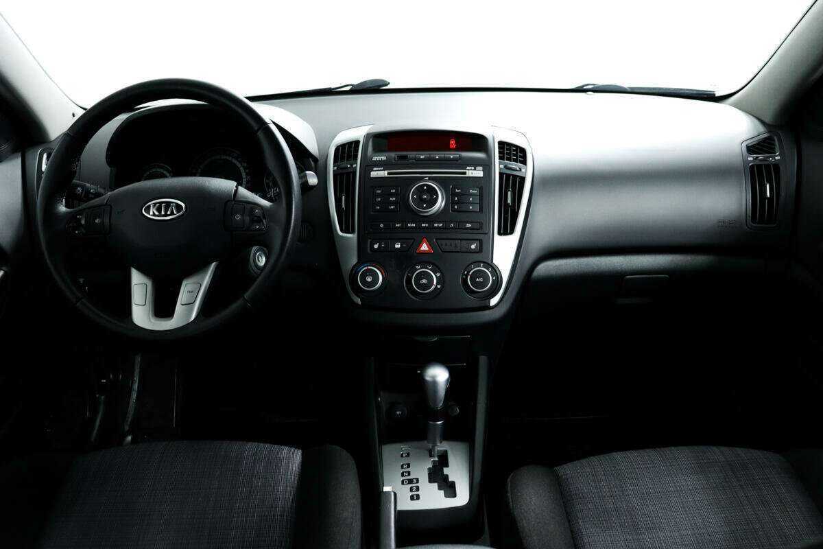 Kia Ceed с пробегом — 2012 год. Фото: #10