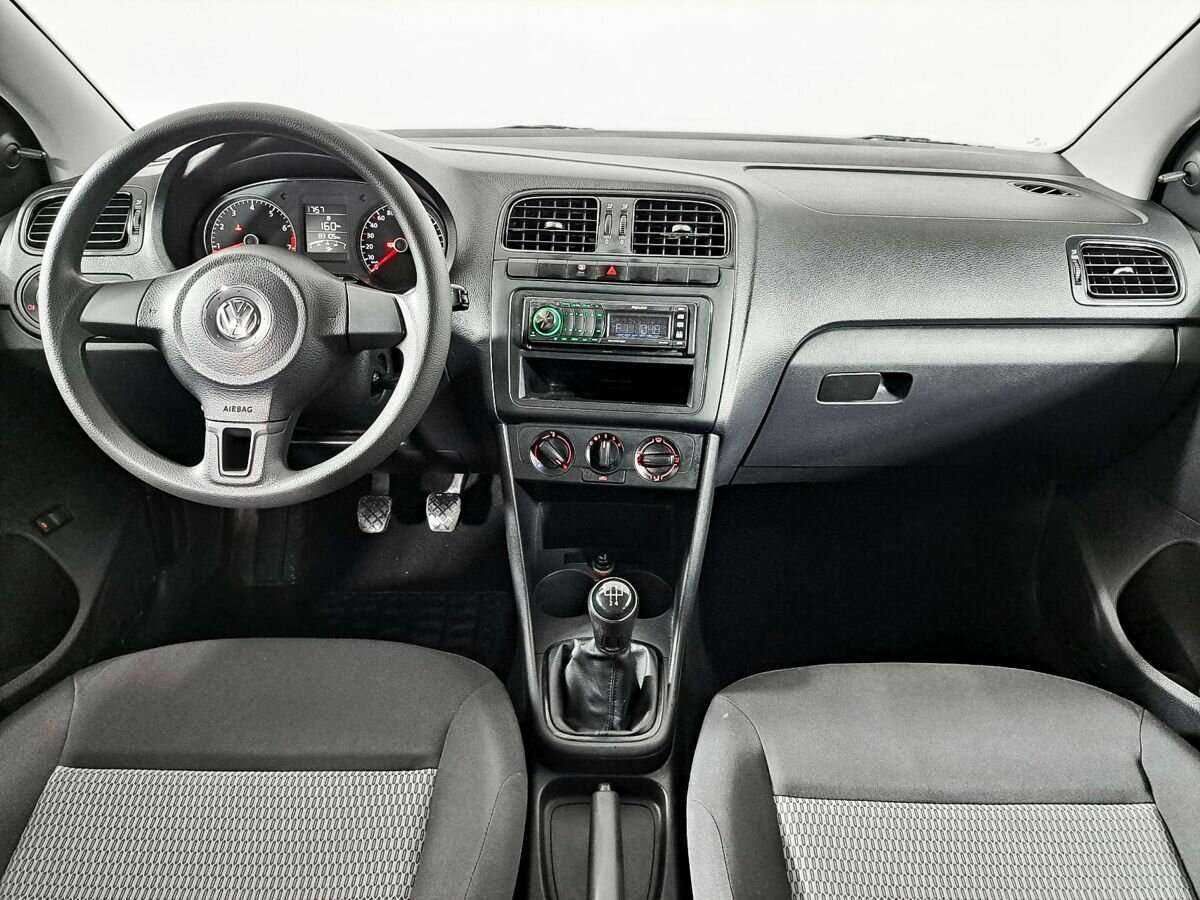 Volkswagen Polo с пробегом — 2014 год. Фото: #10