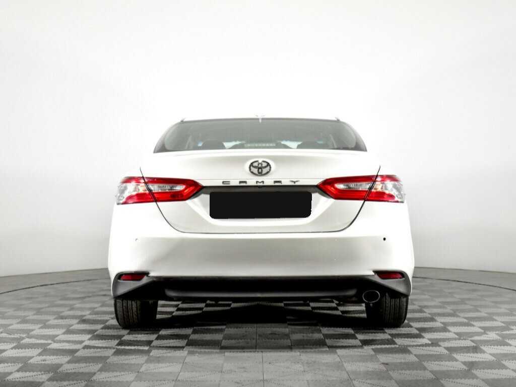 Toyota Camry с пробегом — 2018 год. Фото: #4