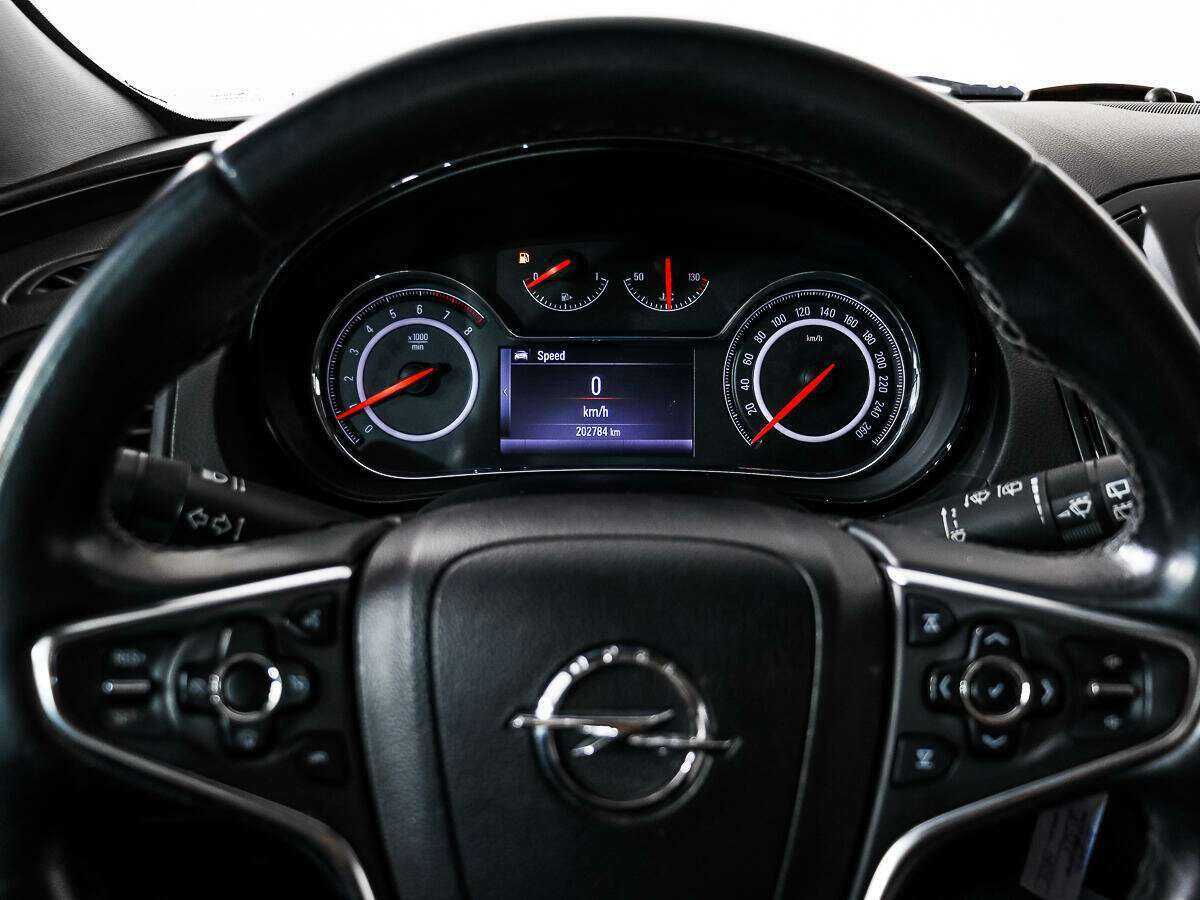 Opel Insignia с пробегом — 2014 год. Фото: #16