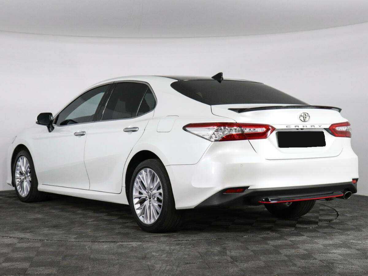 Toyota Camry с пробегом — 2019 год. Фото: #5