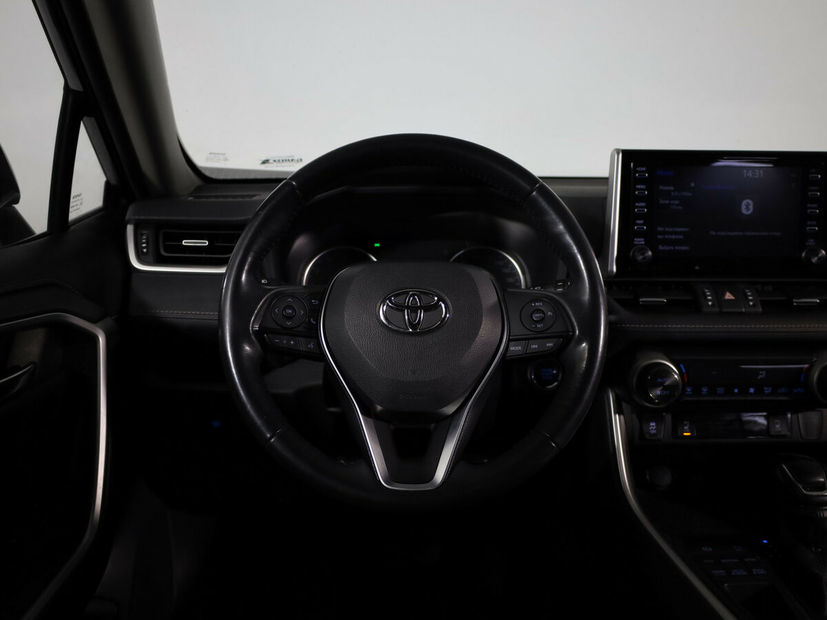 Toyota RAV4 с пробегом — 2019 год. Фото: #9