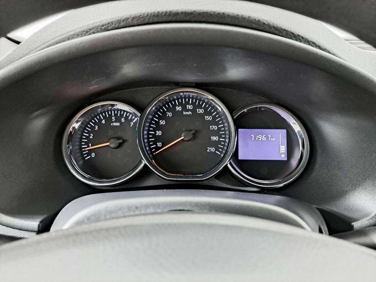 Renault Sandero с пробегом — 2018 год. Фото: #8