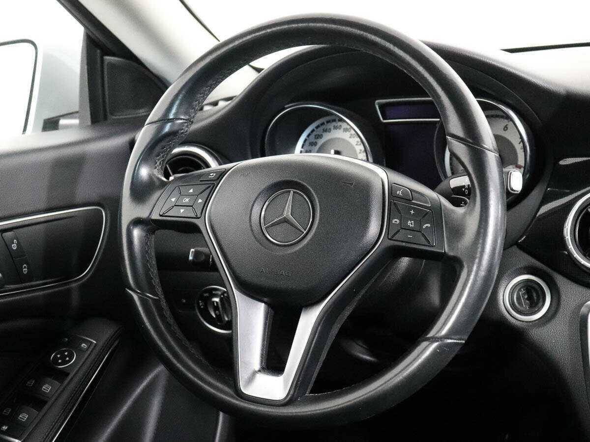 Mercedes-Benz CLA с пробегом — 2014 год. Фото: #12