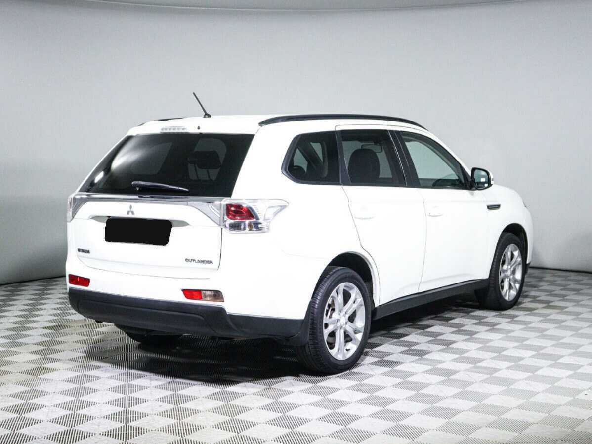 Mitsubishi Outlander с пробегом — 2012 год. Фото: #3