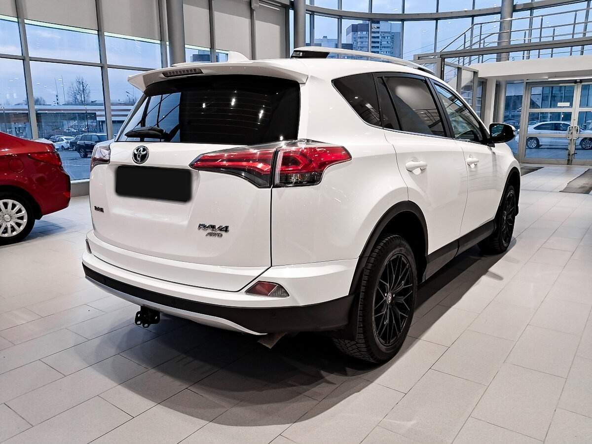Toyota RAV4 с пробегом — 2016 год. Фото: #4