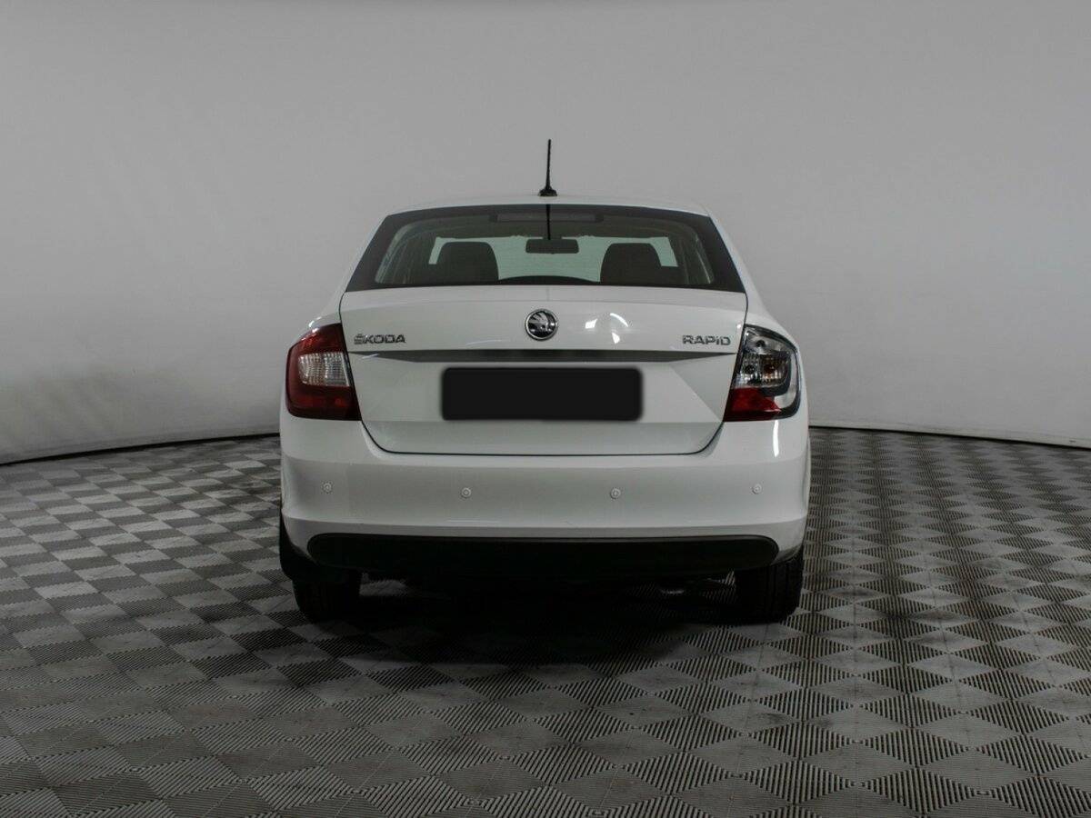 Skoda Rapid с пробегом — 2017 год. Фото: #5