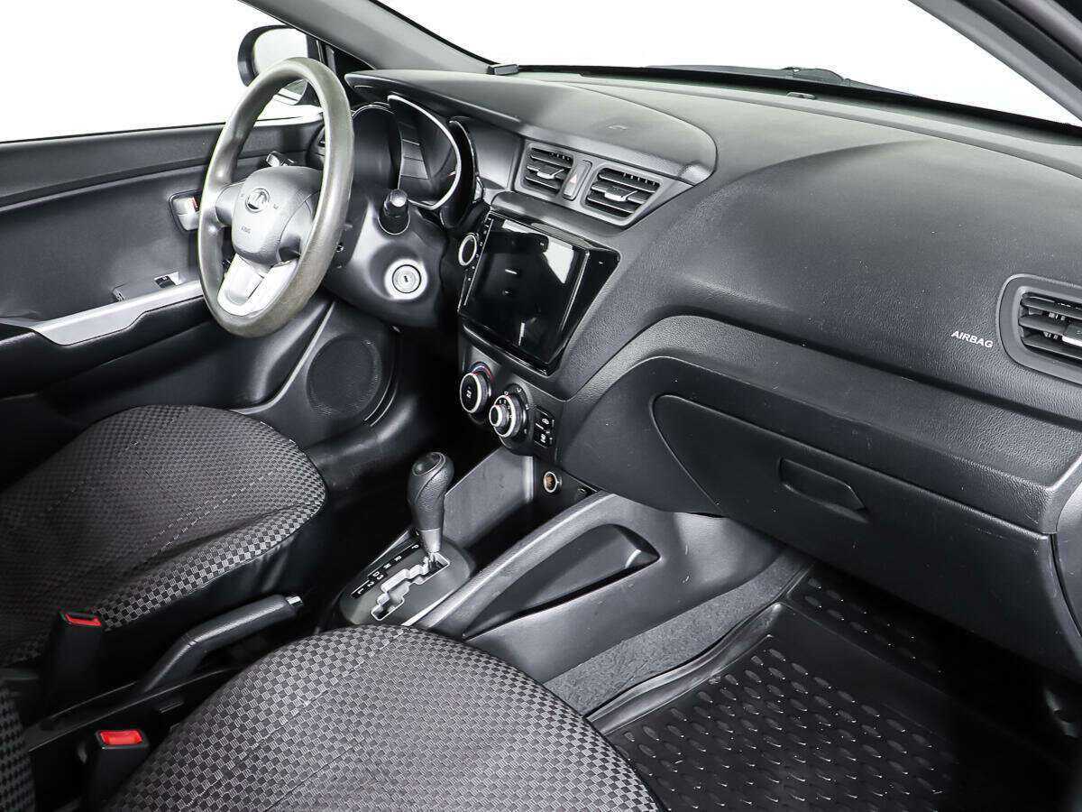 Kia Rio с пробегом — 2013 год. Фото: #8