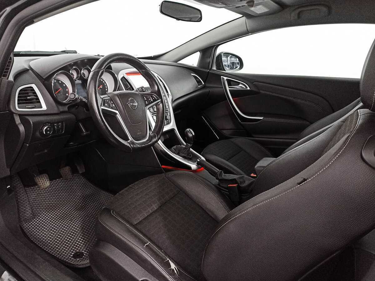 Opel Astra с пробегом — 2014 год. Фото: #15