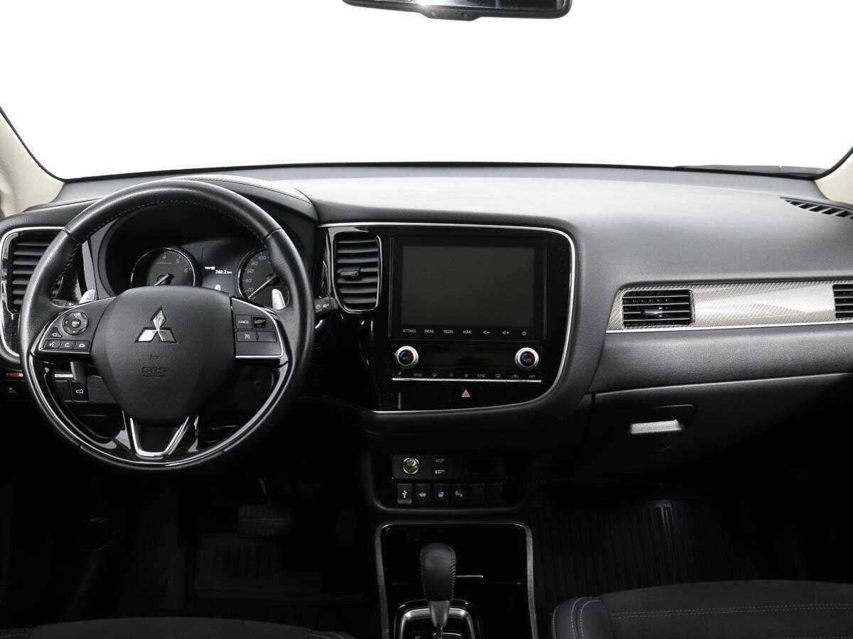 Mitsubishi Outlander с пробегом — 2022 год. Фото: #12