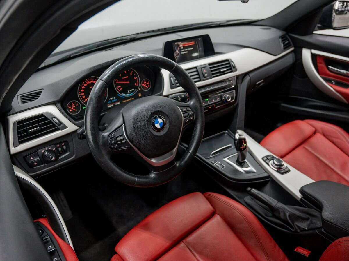 BMW 3 серии с пробегом — 2015 год. Фото: #10