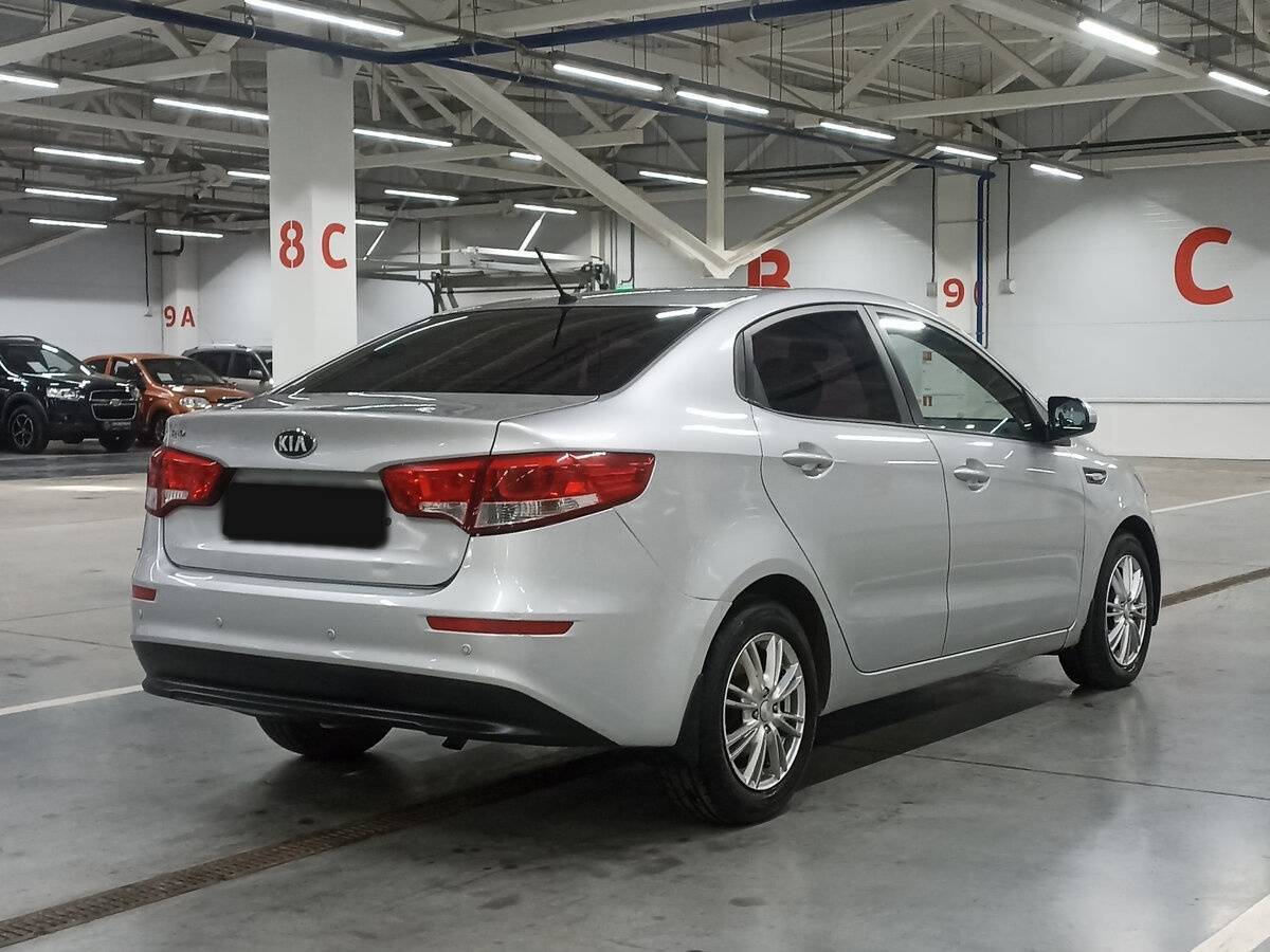 Kia Rio с пробегом — 2015 год. Фото: #4