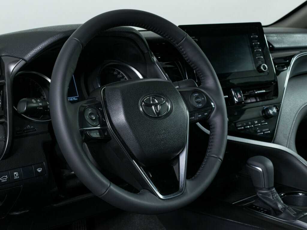 Toyota Camry с пробегом — 2021 год. Фото: #10