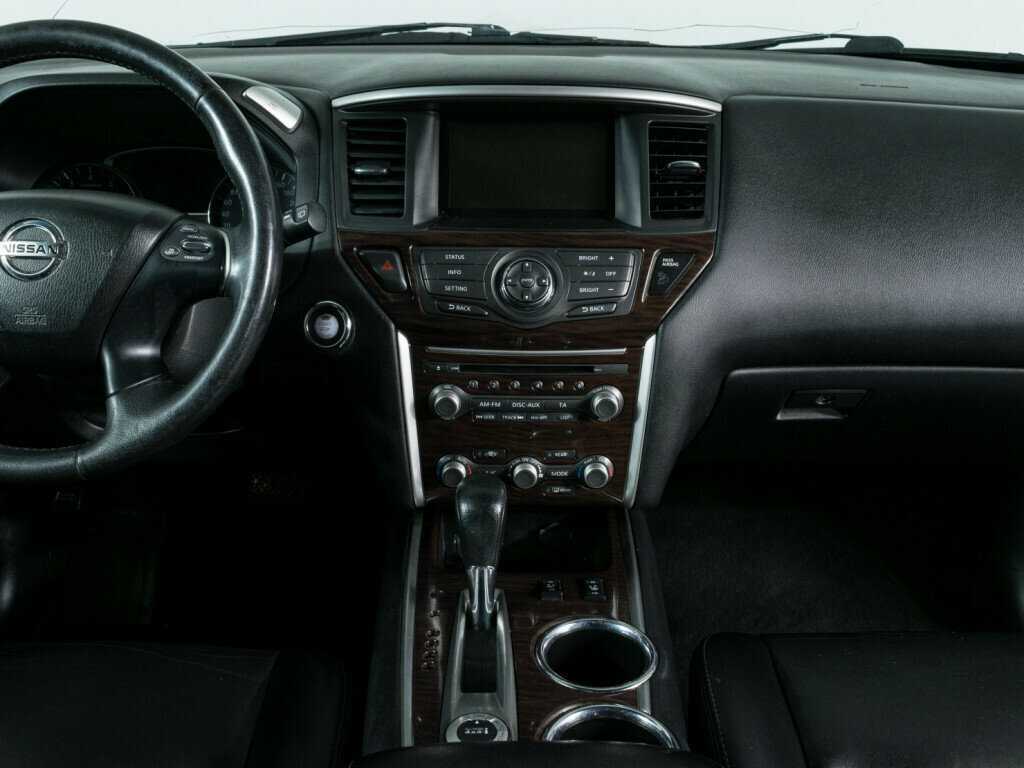 Nissan Pathfinder с пробегом — 2015 год. Фото: #11