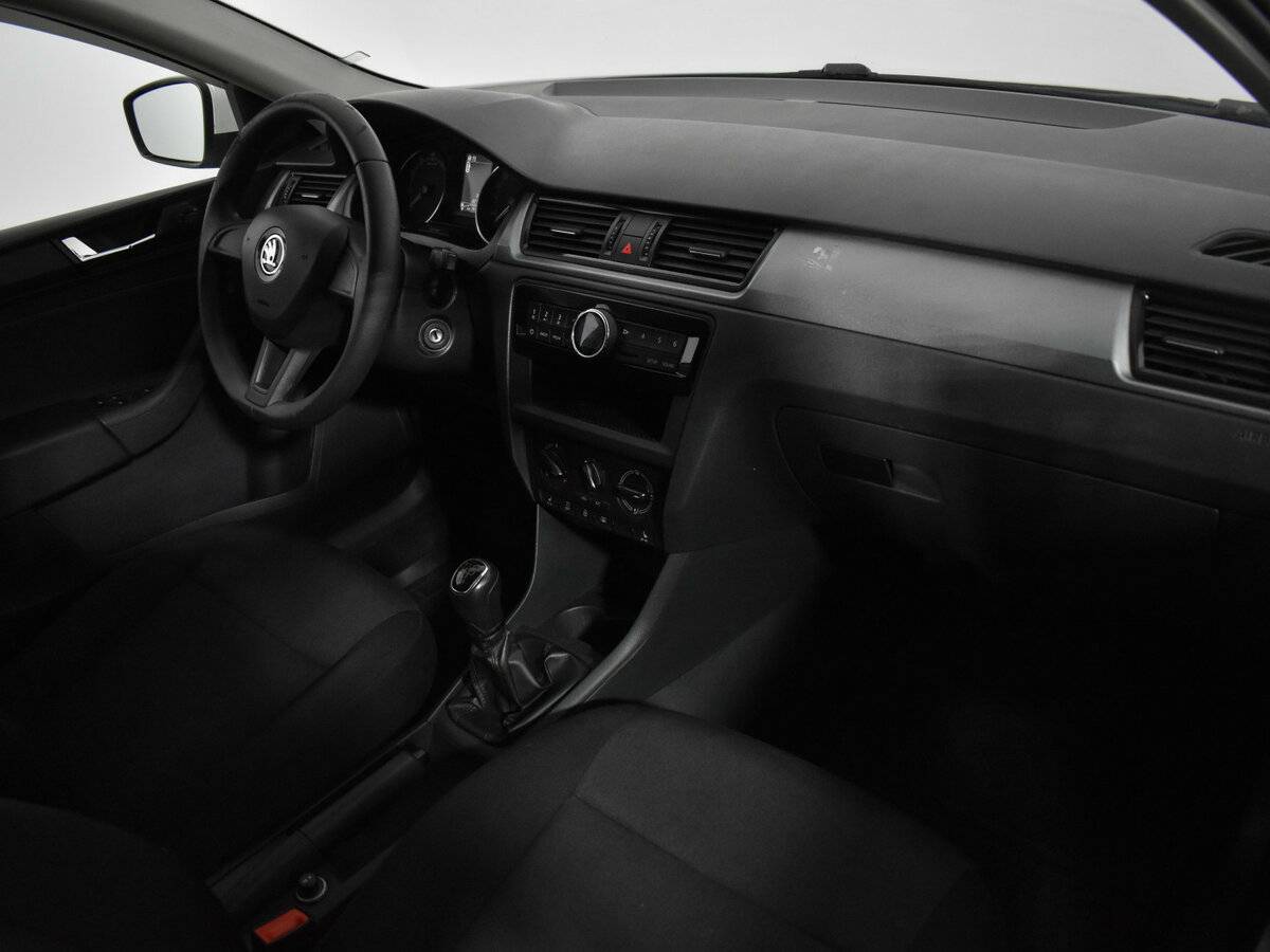 Skoda Rapid с пробегом — 2017 год. Фото: #10