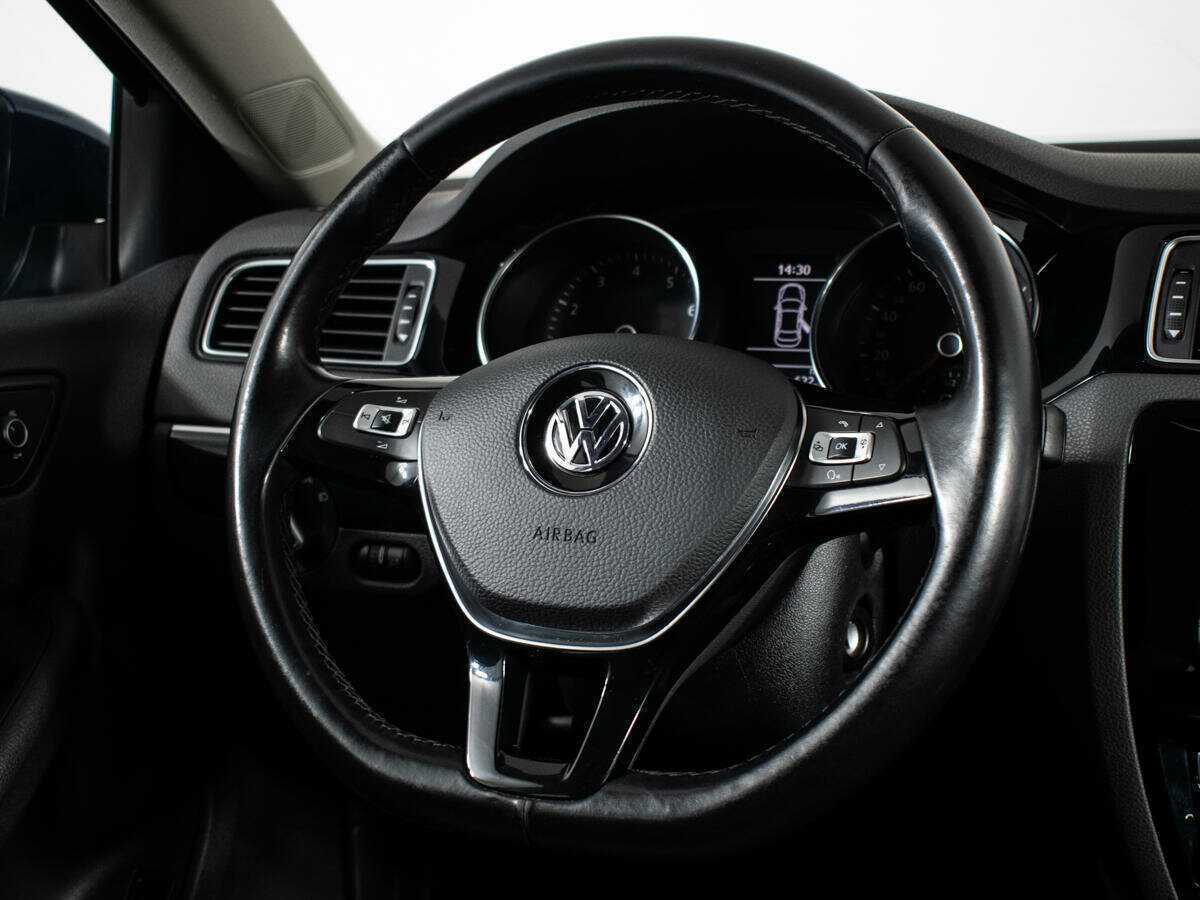 Volkswagen Jetta с пробегом — 2015 год. Фото: #13