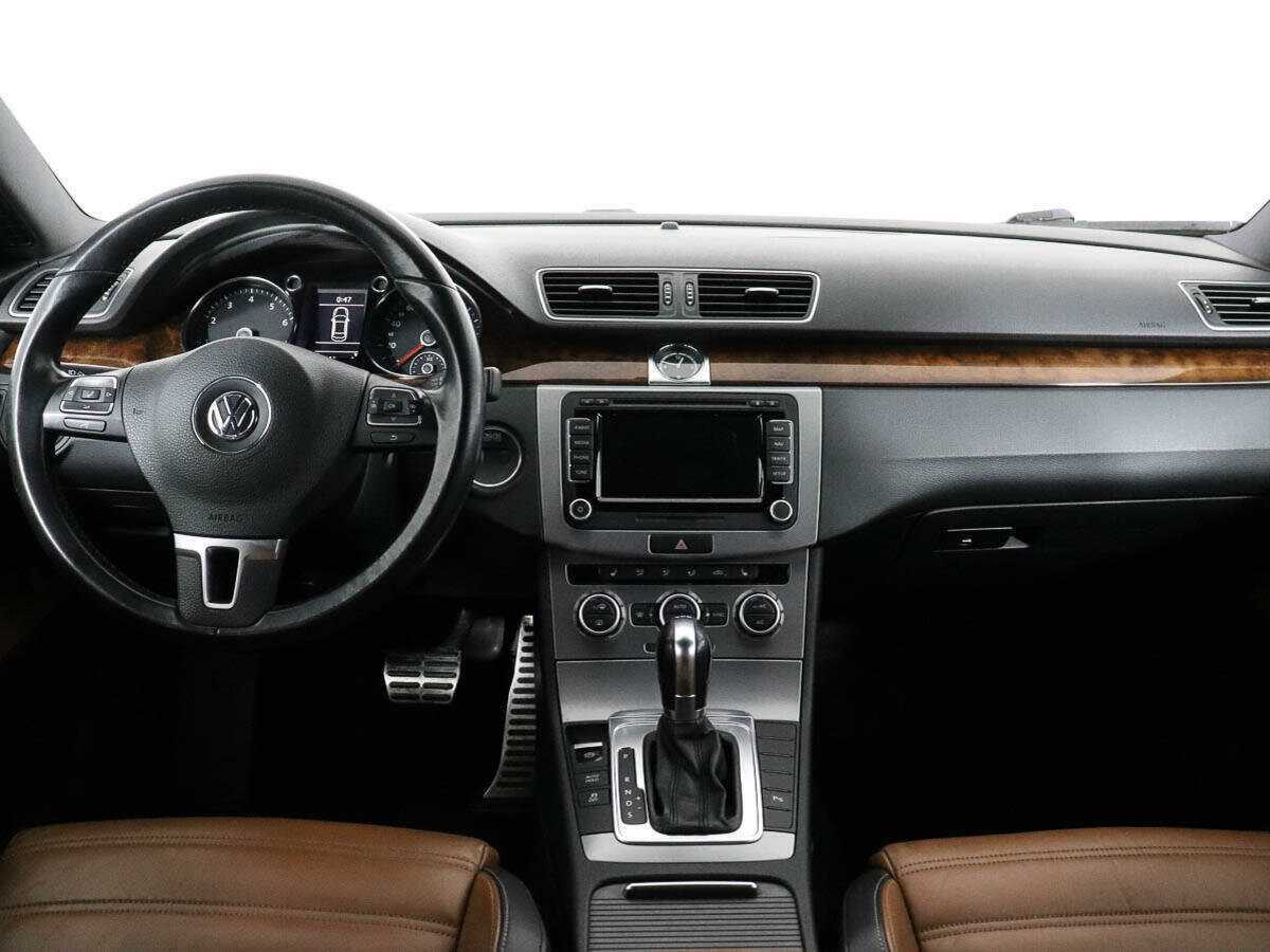 Volkswagen Passat CC с пробегом — 2012 год. Фото: #10