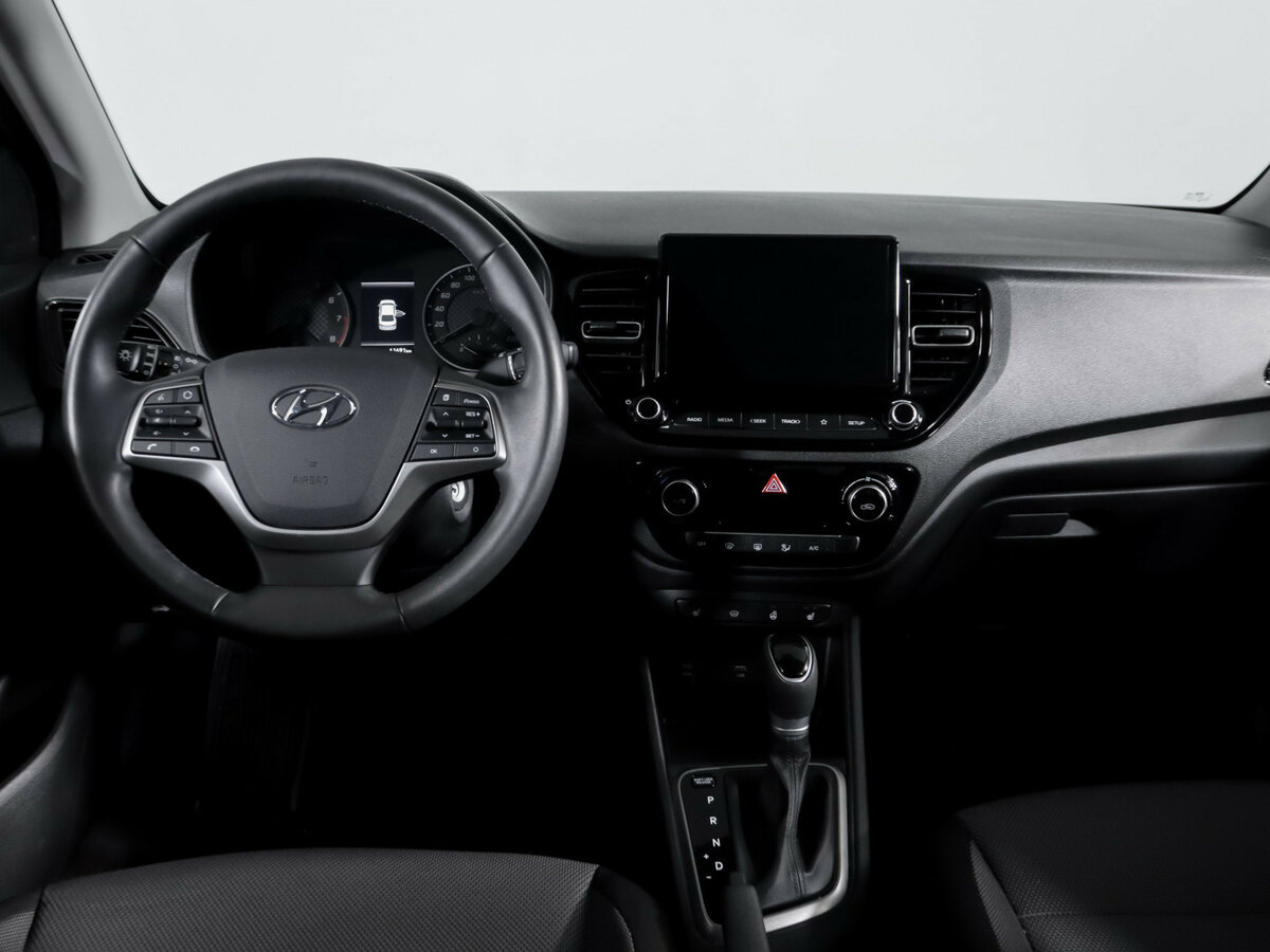 Hyundai Solaris с пробегом — 2021 год. Фото: #9