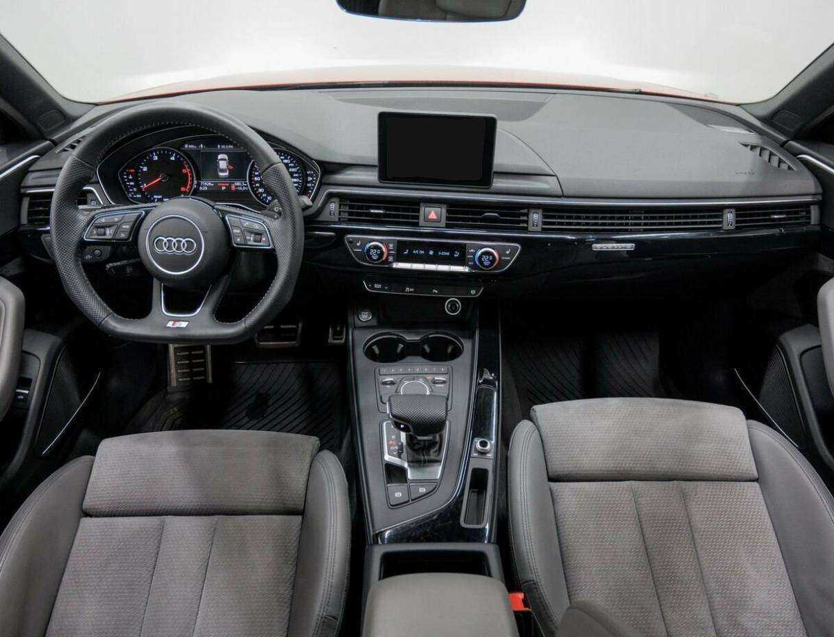 Audi A4 с пробегом — 2019 год. Фото: #11
