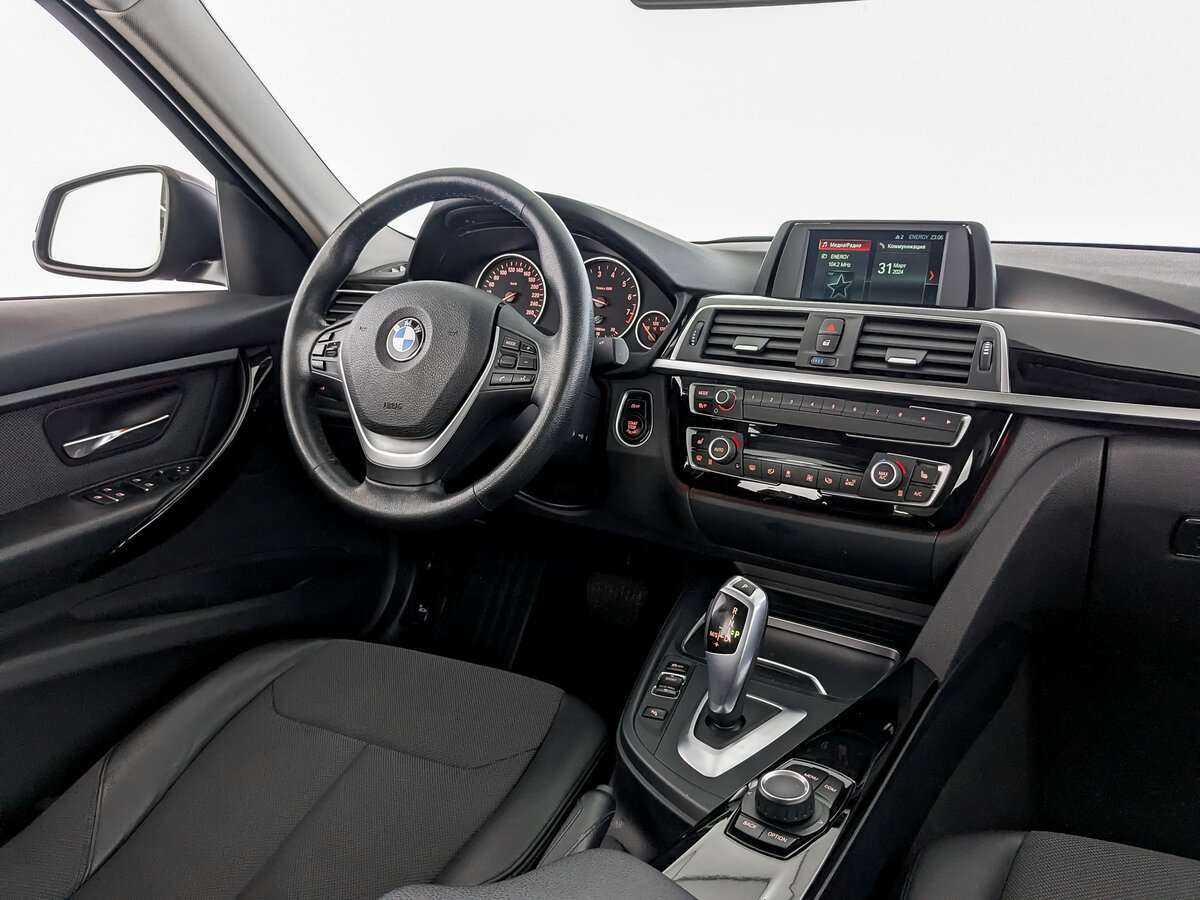 BMW 3 серии с пробегом — 2018 год. Фото: #25