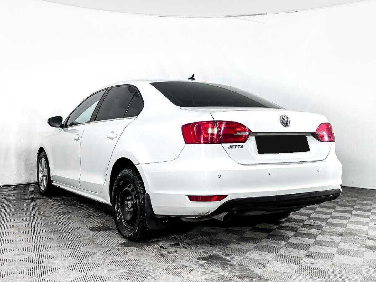 Volkswagen Jetta с пробегом — 2013 год. Фото: #6