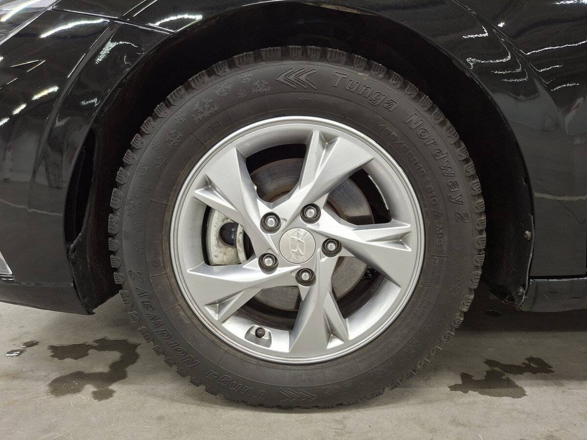 Hyundai Elantra с пробегом — 2020 год. Фото: #16