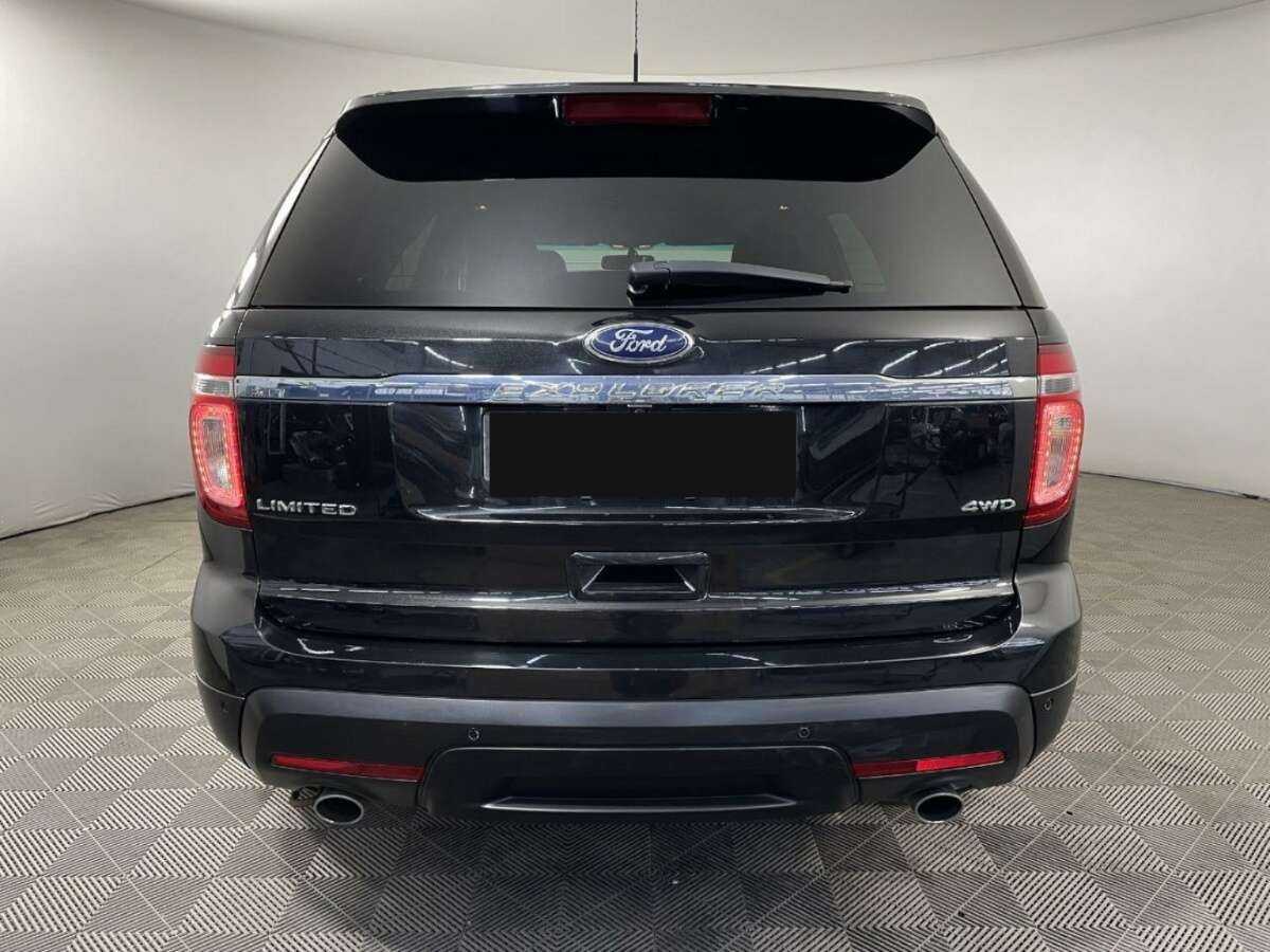 Ford Explorer с пробегом — 2013 год. Фото: #2