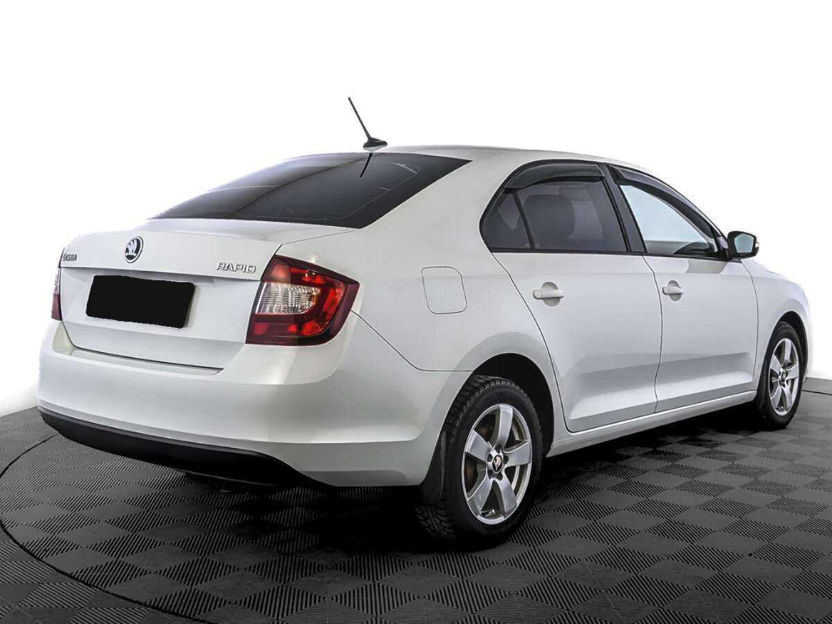 Skoda Rapid с пробегом — 2017 год. Фото: #4