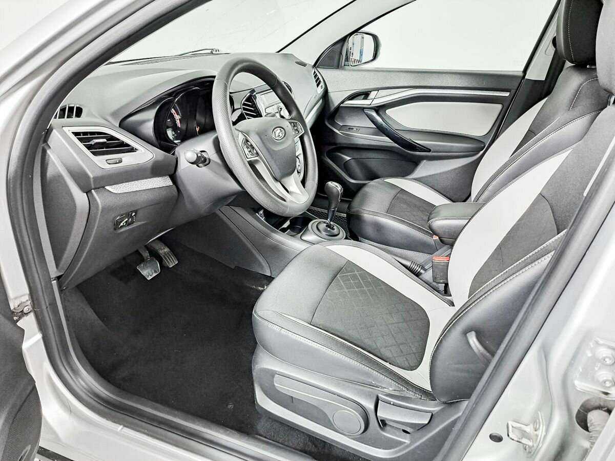 Lada (ВАЗ) Vesta с пробегом — 2019 год. Фото: #13