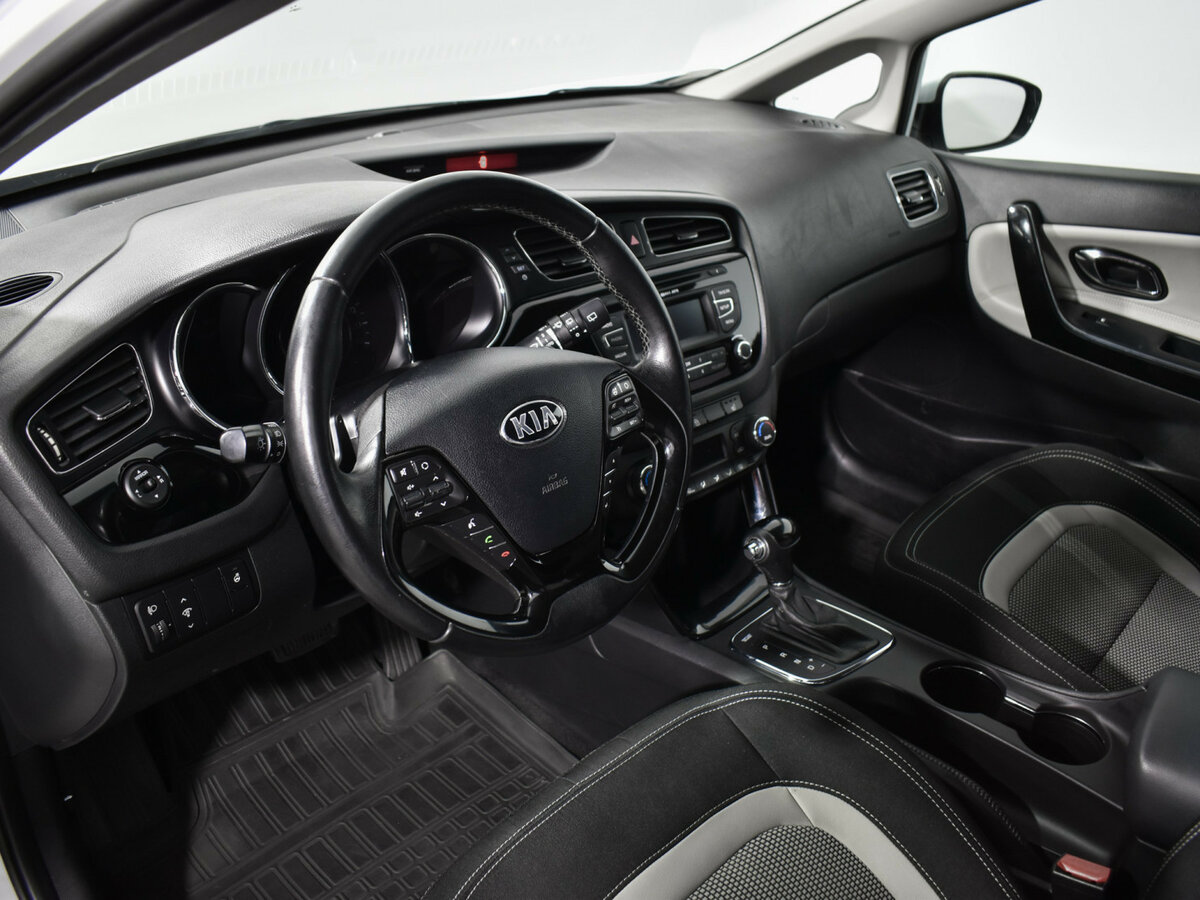 Kia Ceed с пробегом — 2013 год. Фото: #8