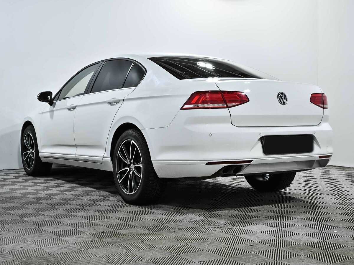Volkswagen Passat с пробегом — 2015 год. Фото: #5
