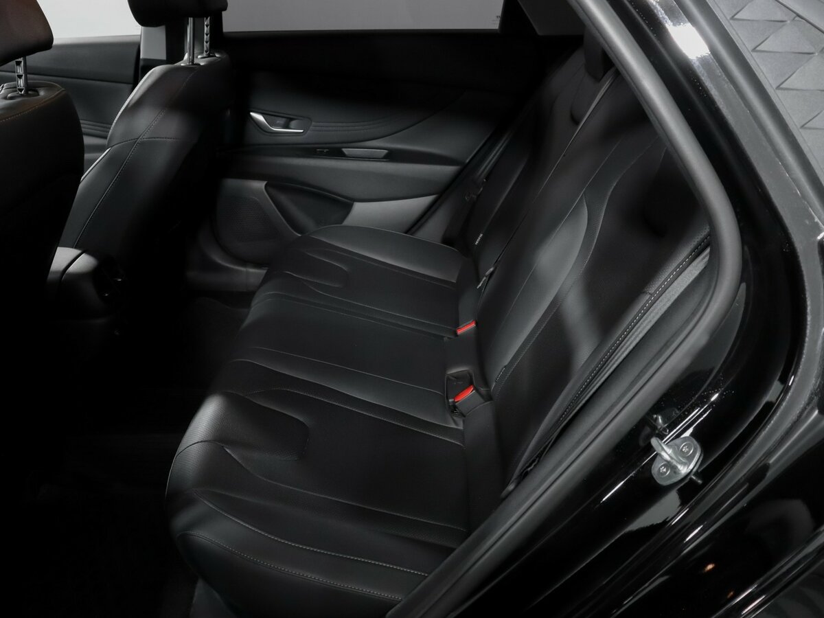 Hyundai Elantra с пробегом — 2023 год. Фото: #7