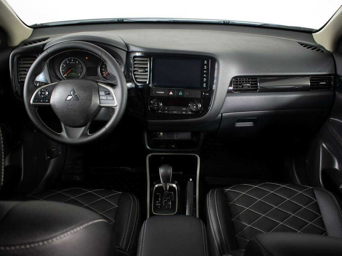 Mitsubishi Outlander с пробегом — 2022 год. Фото: #11
