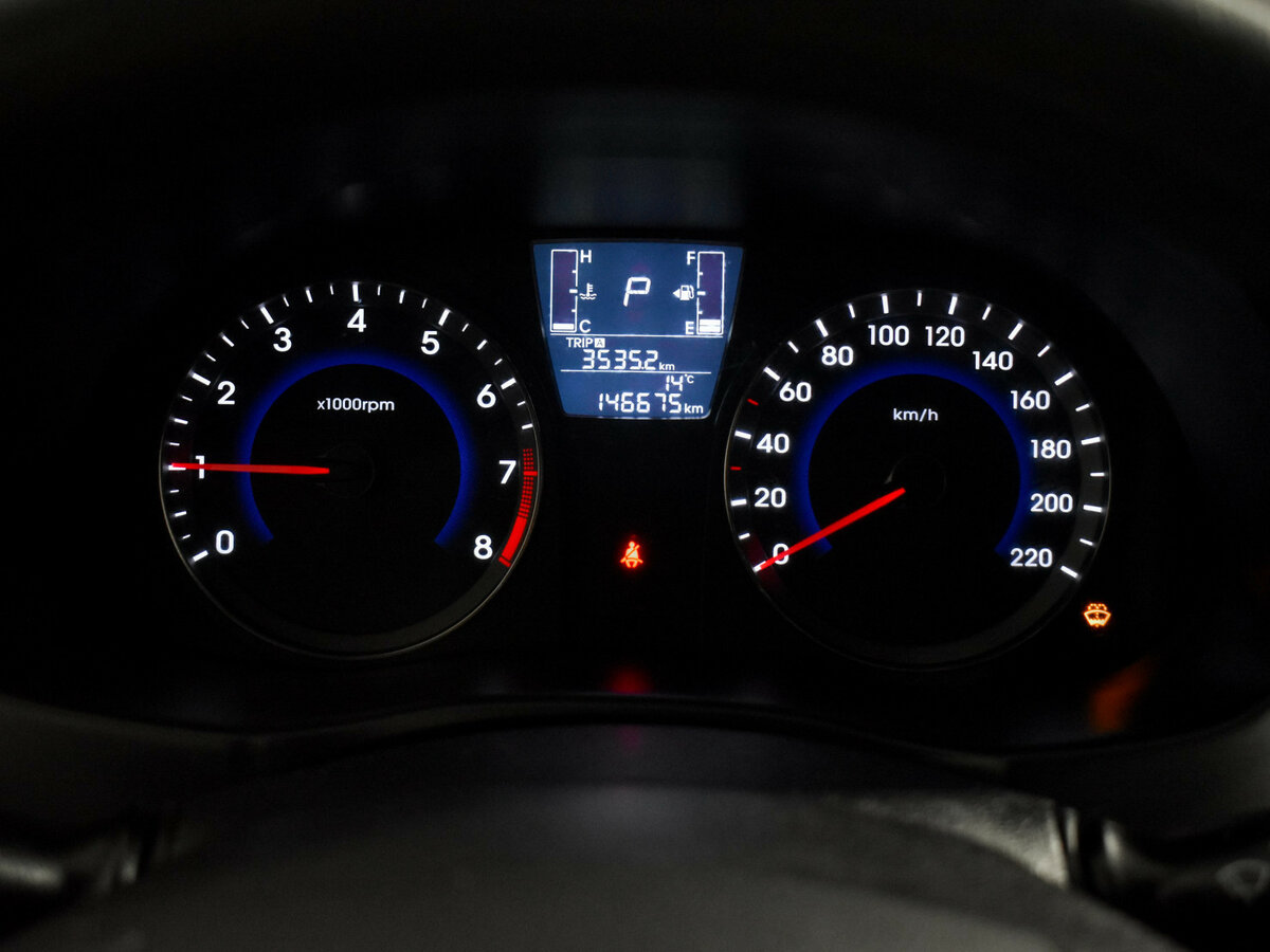 Hyundai Solaris с пробегом — 2015 год. Фото: #16