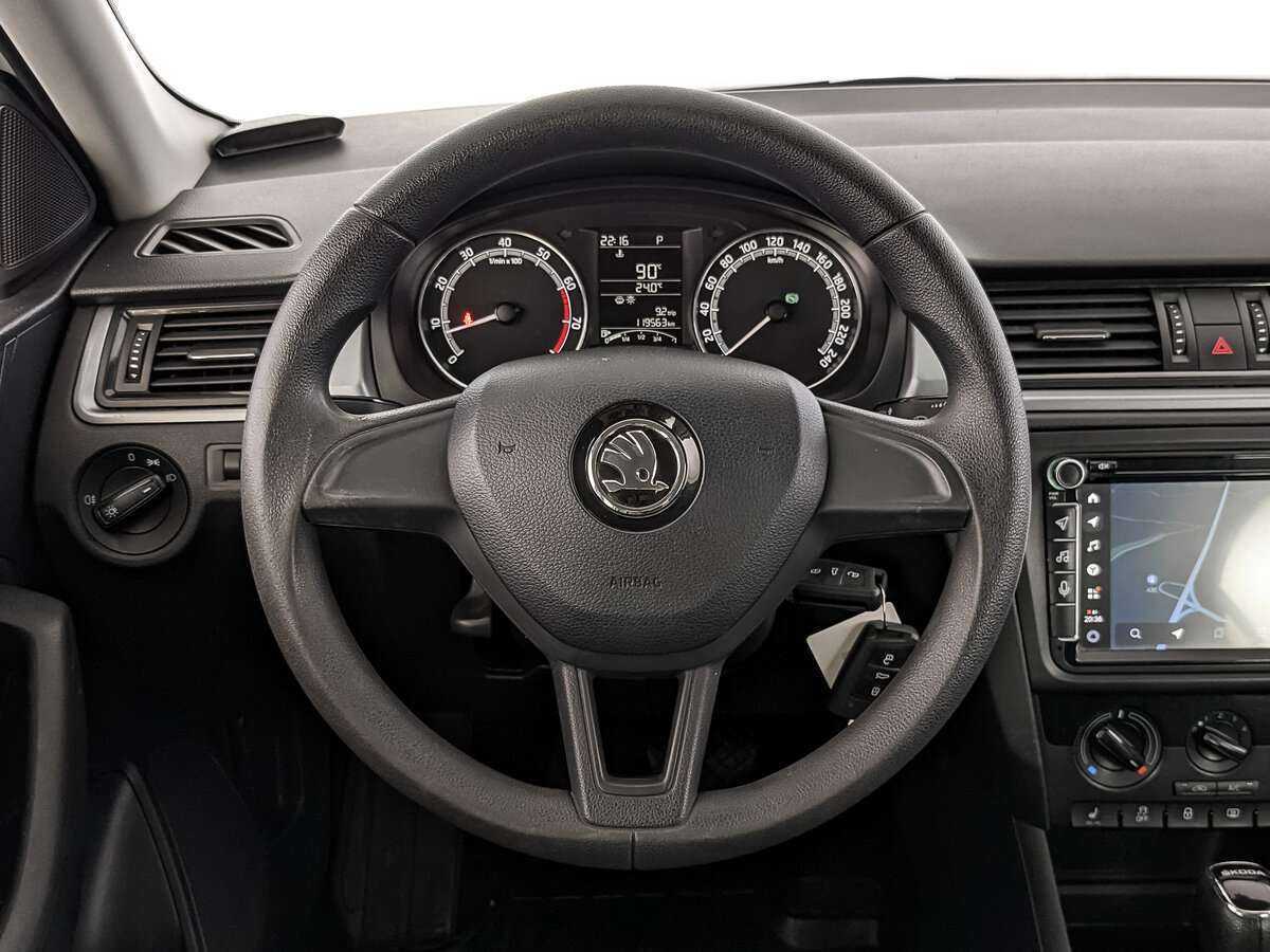 Skoda Rapid с пробегом — 2018 год. Фото: #17