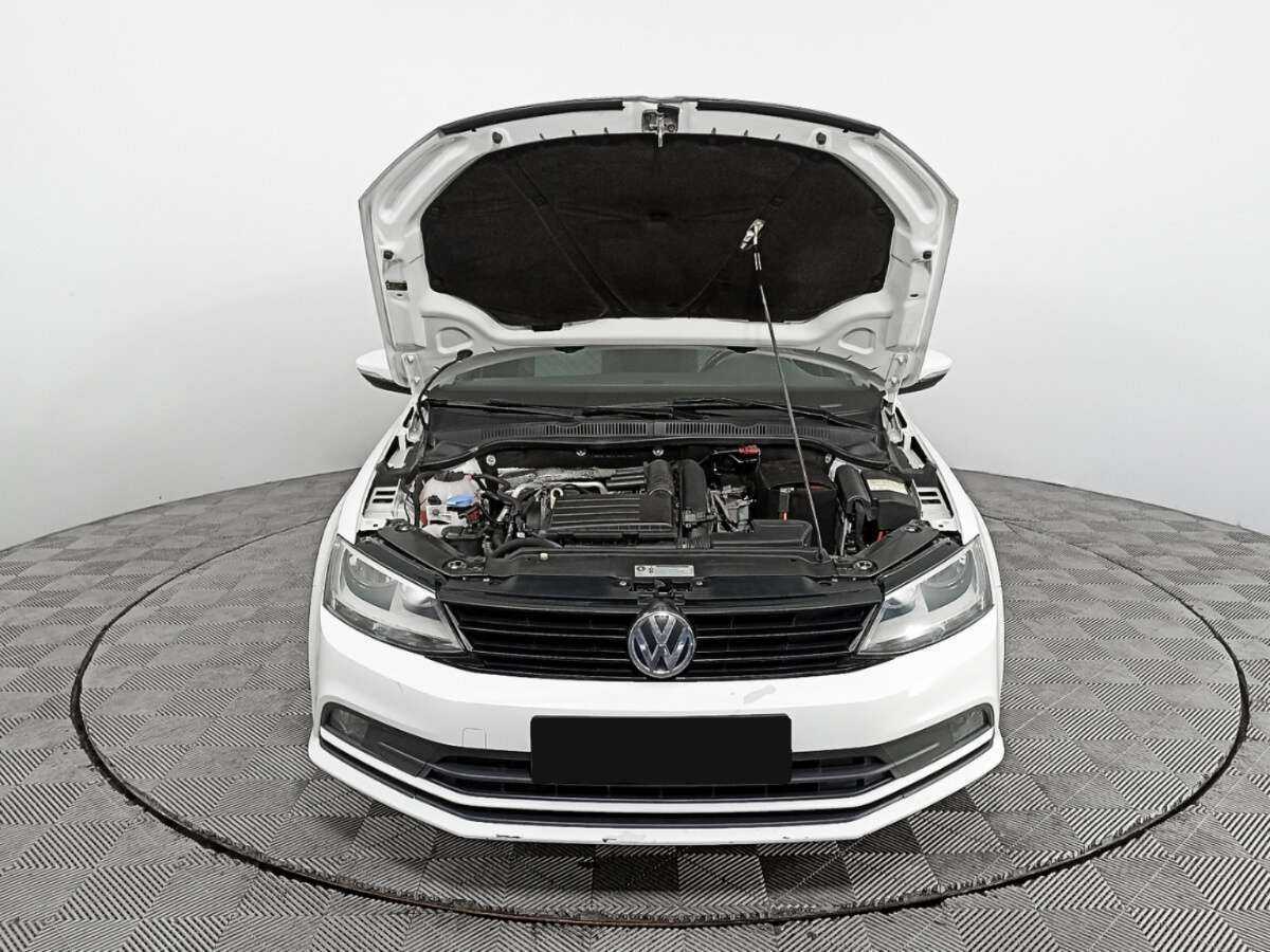 Volkswagen Jetta с пробегом — 2016 год. Фото: #8