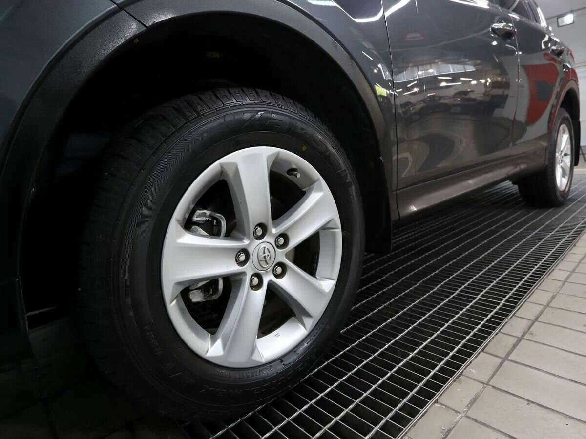 Toyota RAV4 с пробегом — 2013 год. Фото: #20