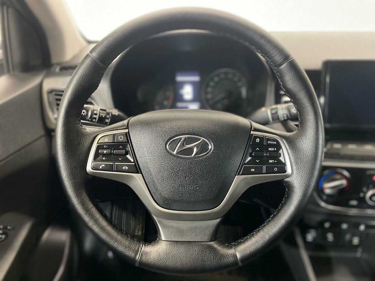 Hyundai Solaris с пробегом — 2022 год. Фото: #14