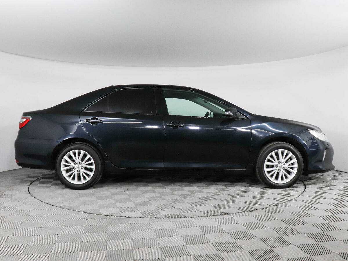 Toyota Camry с пробегом — 2015 год. Фото: #3